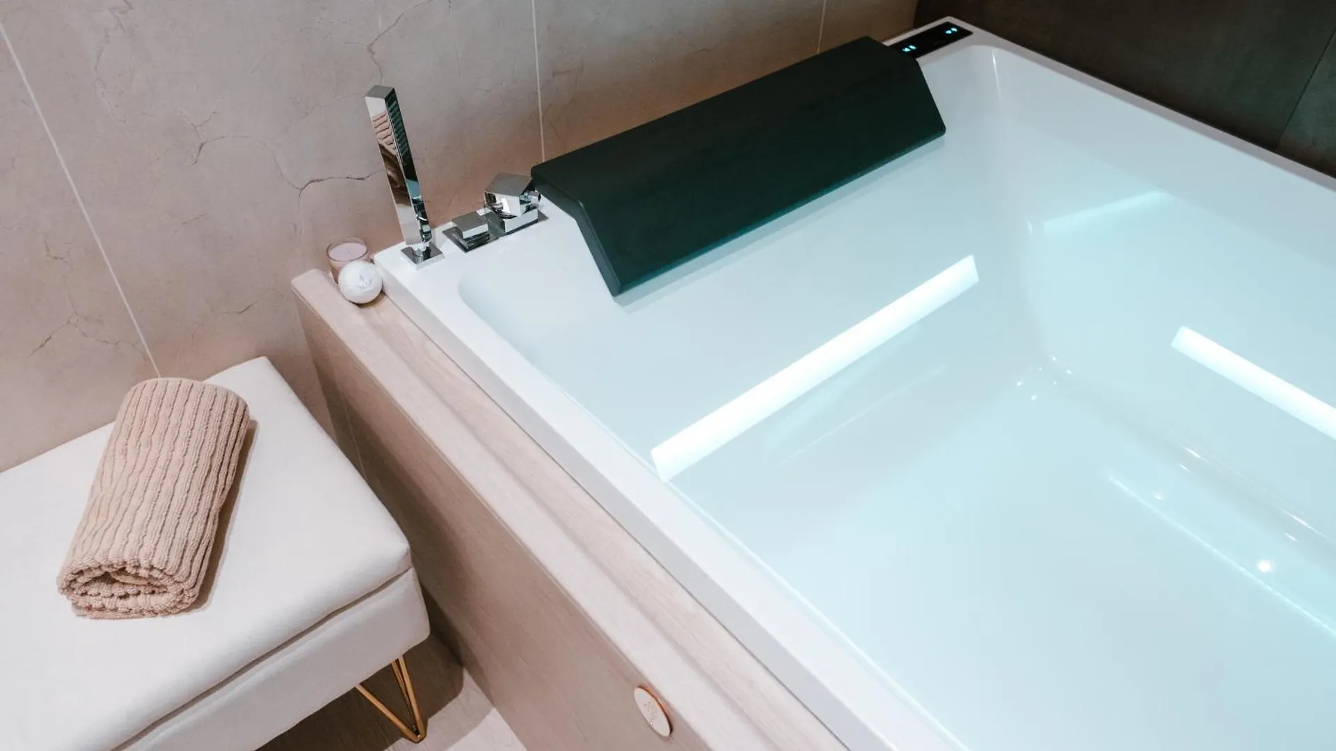 Apartment 18Zero2 Luxury Rooms Bari