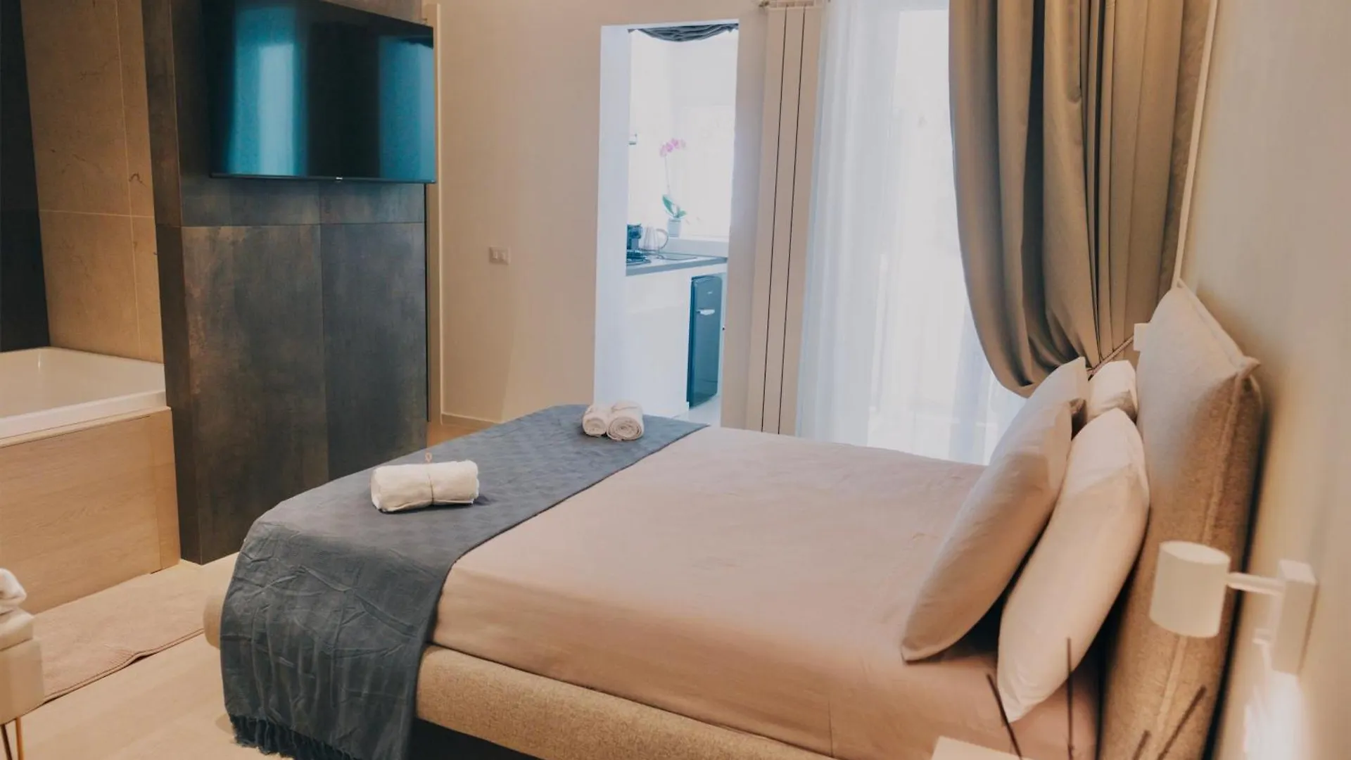 18Zero2 Luxury Rooms Bari Apartment