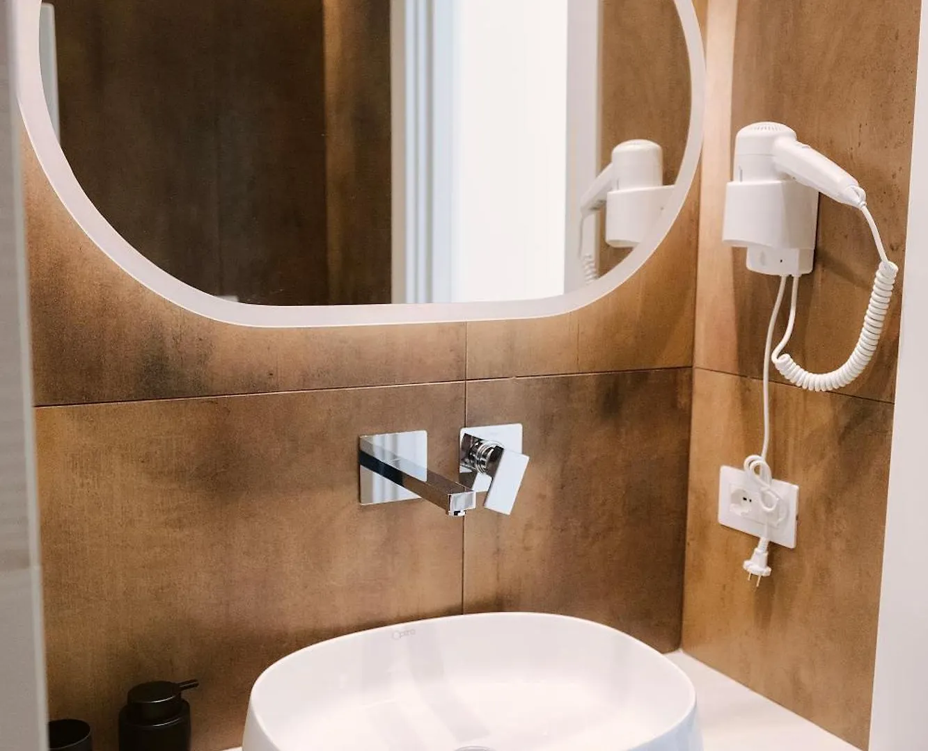 Apartment 18Zero2 Luxury Rooms Bari Italy