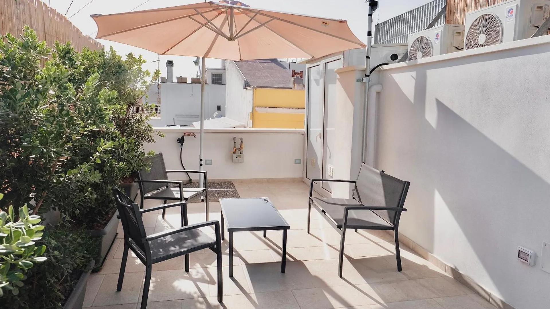 18Zero2 Luxury Rooms Bari 0*,